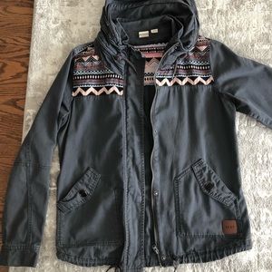 🌺🌵🏜ROXY grey canvas unlined jacket pink embroidered shoulders medium